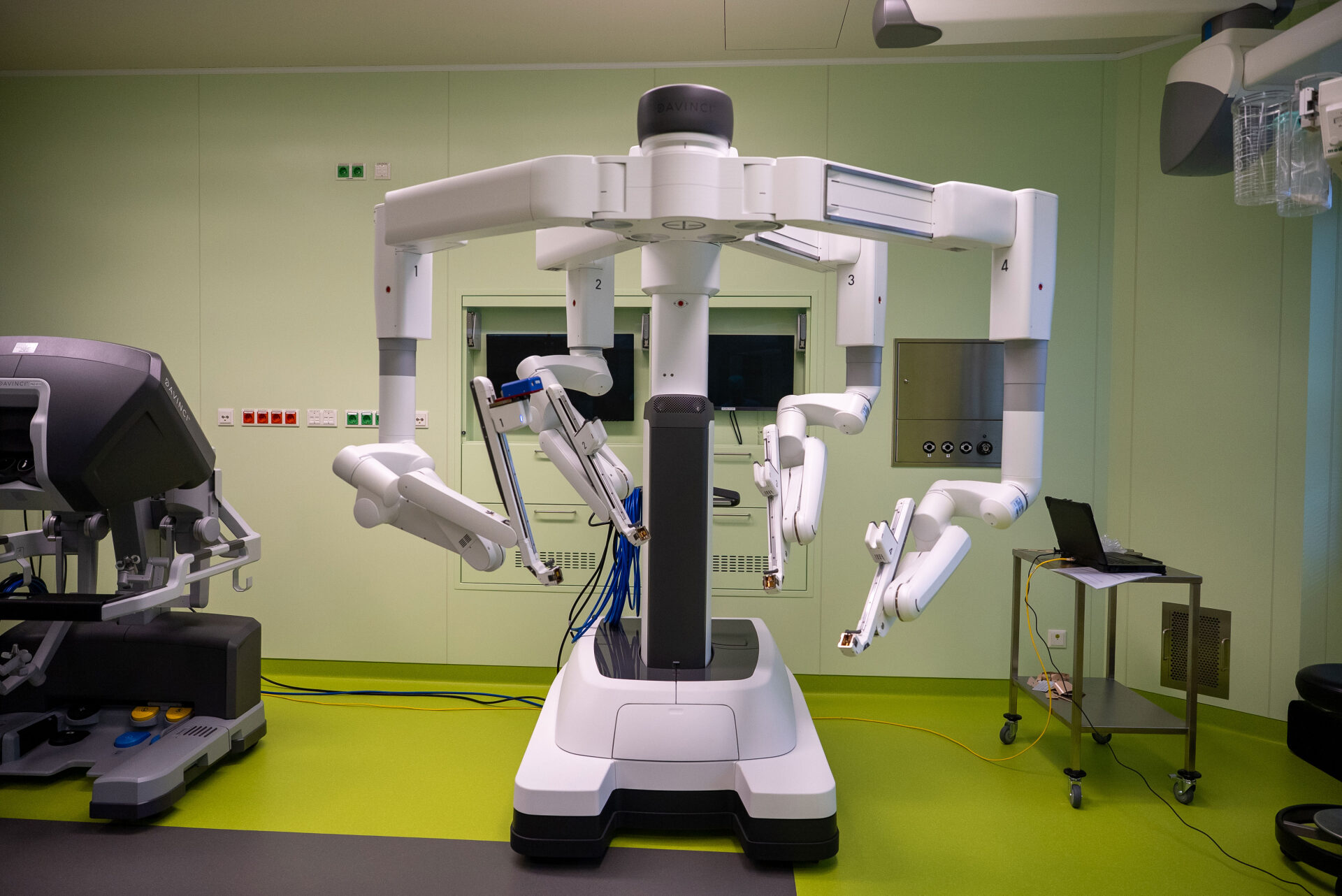Döbling Private Hospital introduce il nuovo robot chirurgico da Vinci Xi